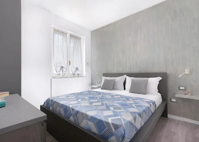 Bros House * סורנטו