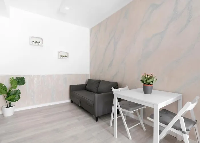 Bros House סורנטו